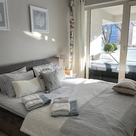 Apartment Bialy Z Tarasem W Playa Baltis Miedzyzdroje