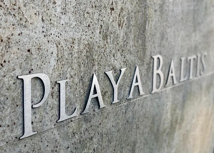 Bialy Z Tarasem W Playa Baltis Apartment Misdroy